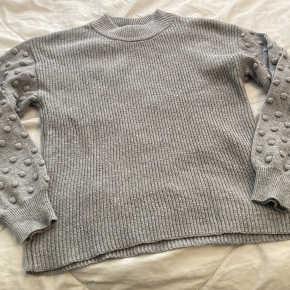 CeCe Cute Gray Sweater, M - Picture 5 of 9